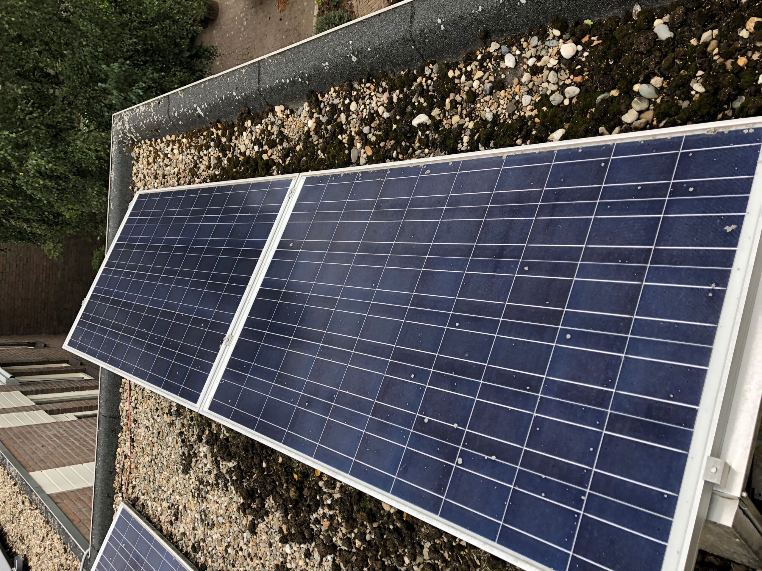 Glazenwasser Eindhoven en omstreken Zonnepanelen2 vies Eindhoven