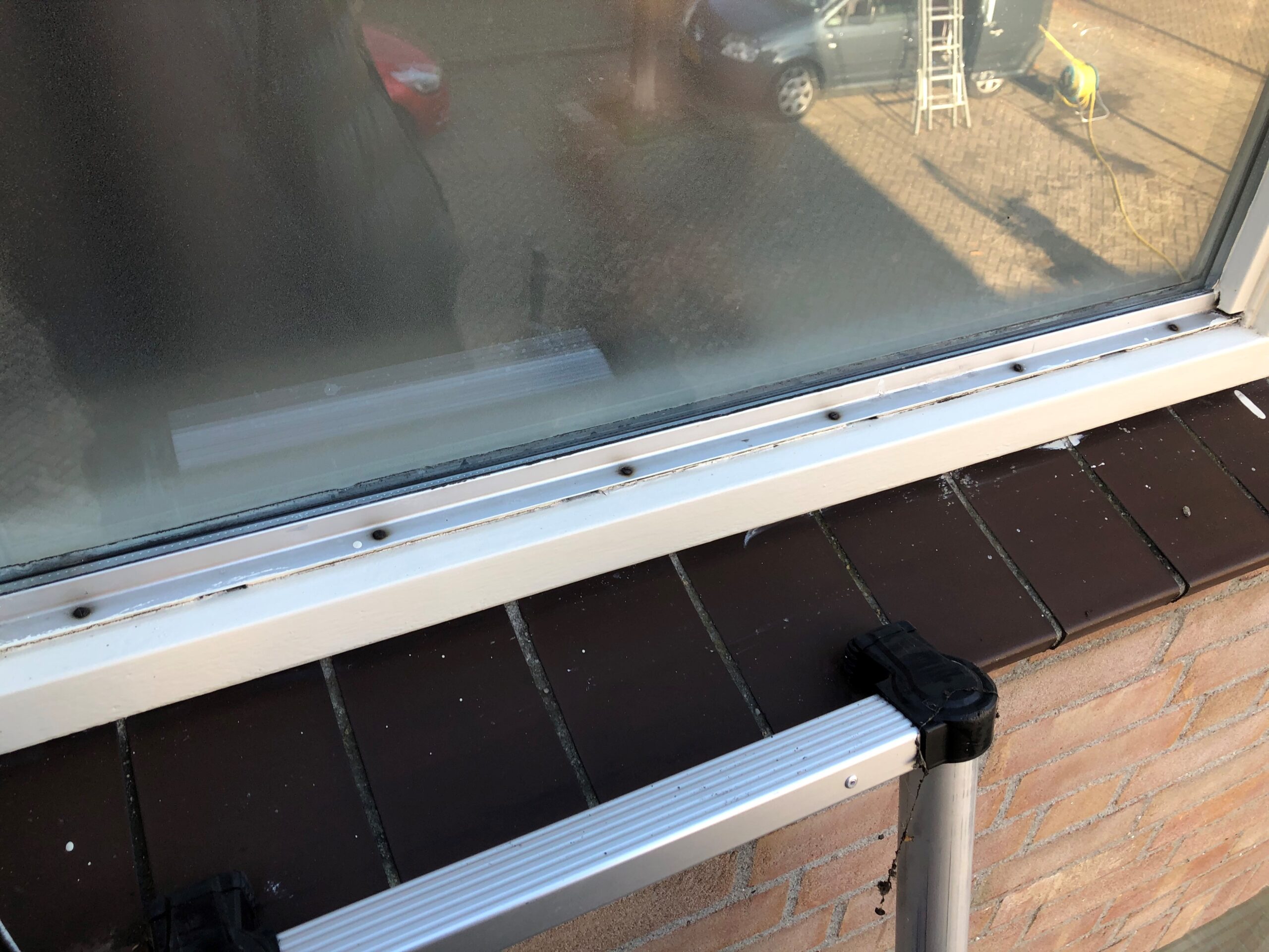 Glazenwasser Eindhoven en omstreken vensterbank1 schoon