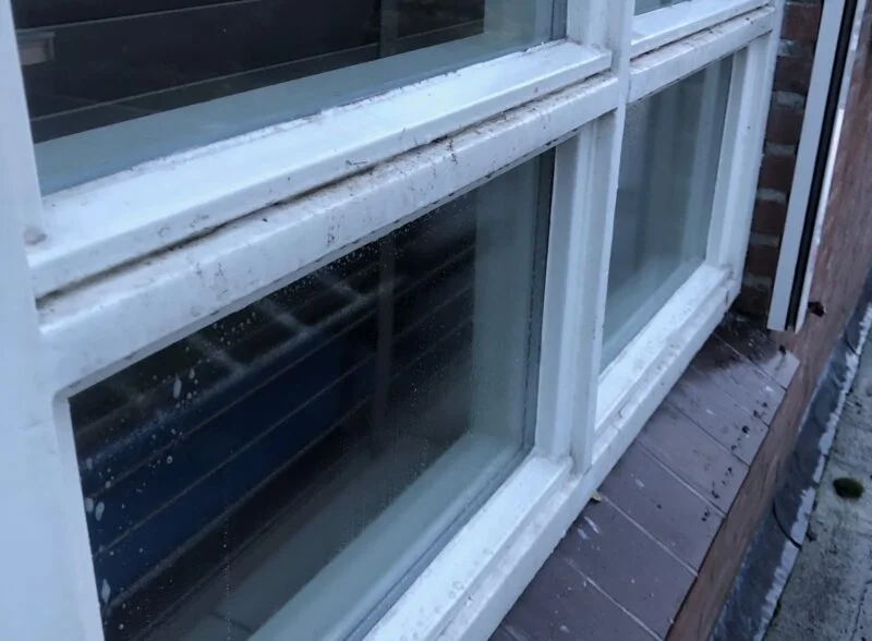 Glazenwasser Eindhoven en omstreken vensterbank2 vies Eindhoven